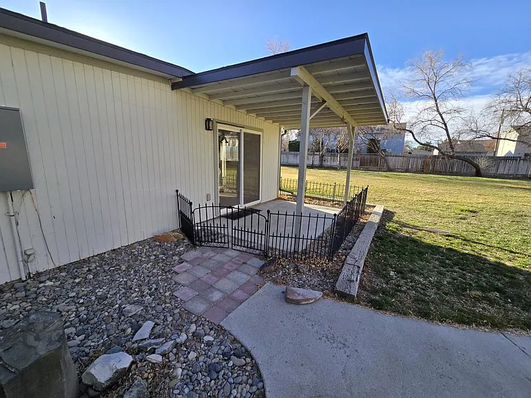 167 Robbins Ave #B — Photo 13