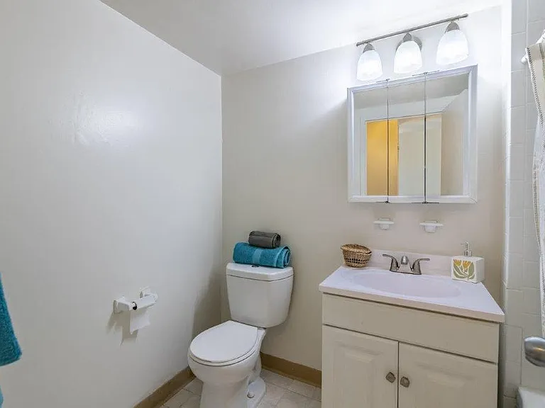 Riverside Towers Apartment Homes — Photo 12