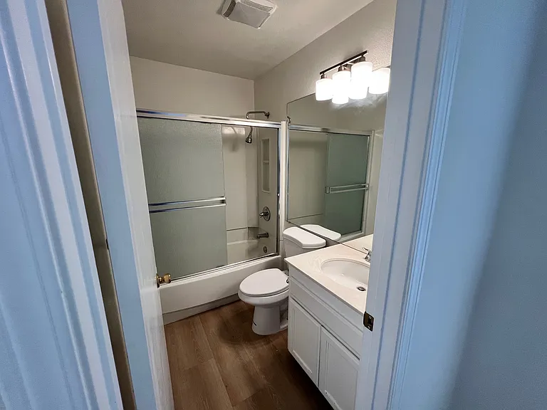 339 Torrington Dr #1 — Photo 21