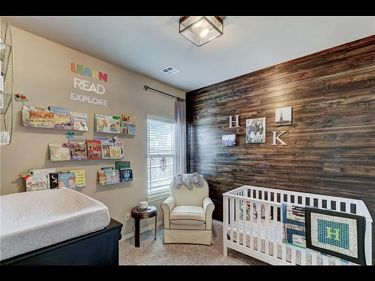 3720 Oakridge Cir — Photo 7