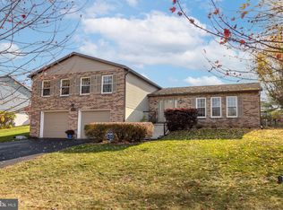 1422 Estate Dr, Boalsburg, PA 16827