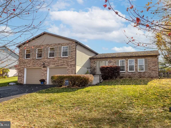 1422 Estate Dr, Boalsburg, PA 16827
