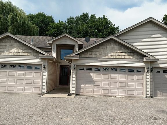 2nd image of 821 Creekside Cir
