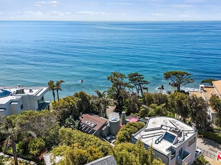 31833 Sea Level Dr — Photo 2