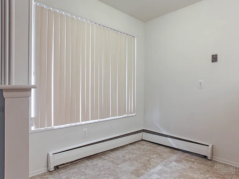 Rochester House Apartments — Photo 11