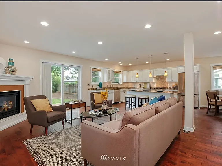11539 16th Ave NE — Photo 5