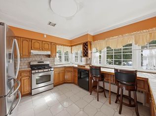 1142 Bay 25th St, Far Rockaway, NY 11691