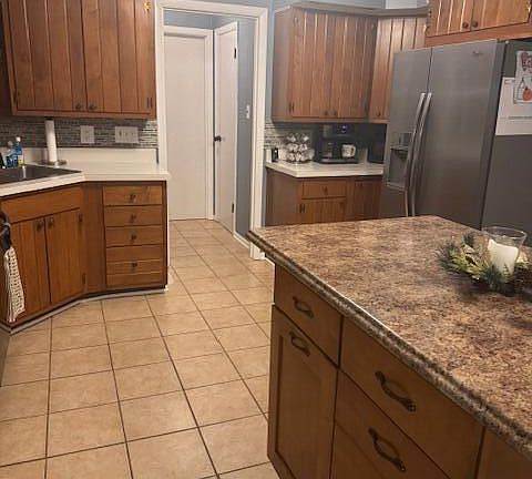 5th image of 106 Taylor Dr
