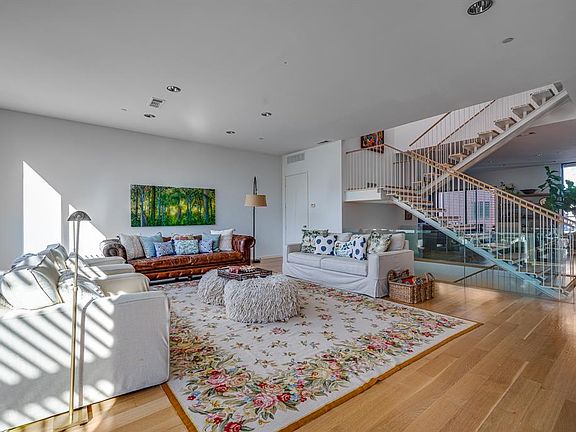 2nd image of 4143 Buena Vista St Unit B