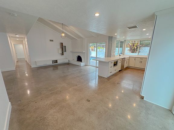 4th image of 25761 Serenata Dr