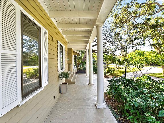 2nd image of 950 Winding River Rd