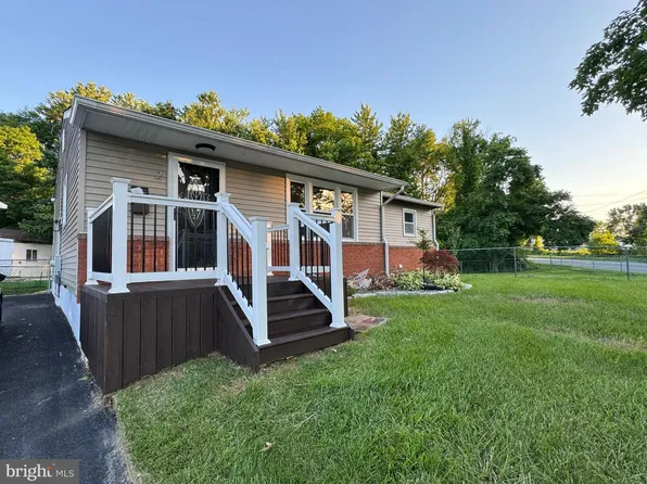 2 E Edinburgh Dr, New Castle, DE 19720