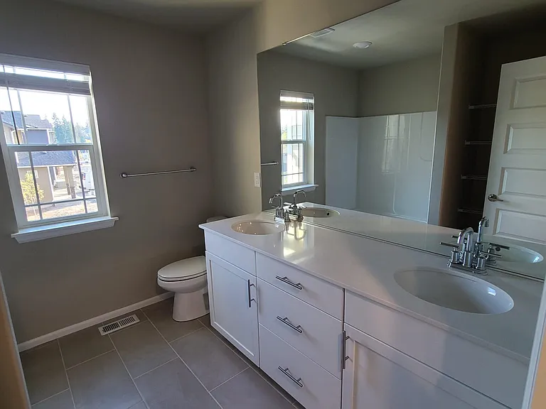 2nd floor common bathroom