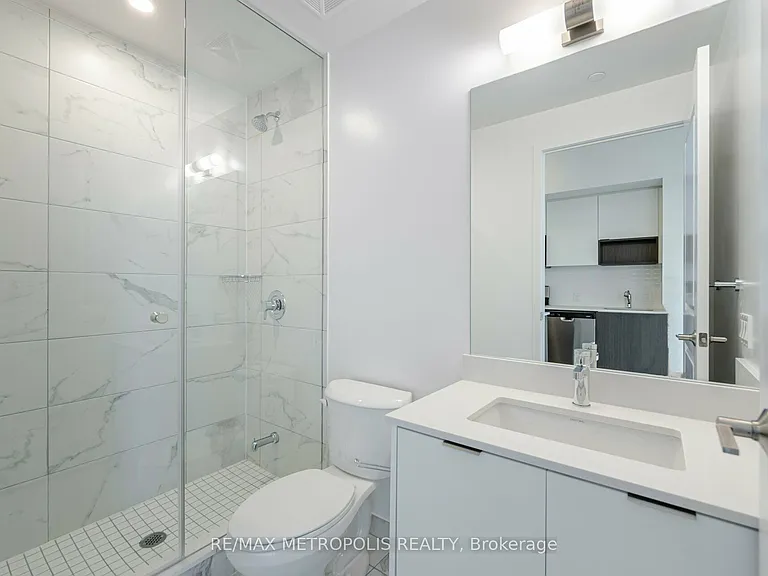 202 Burnhamthorpe Rd E #1704 — Photo 22