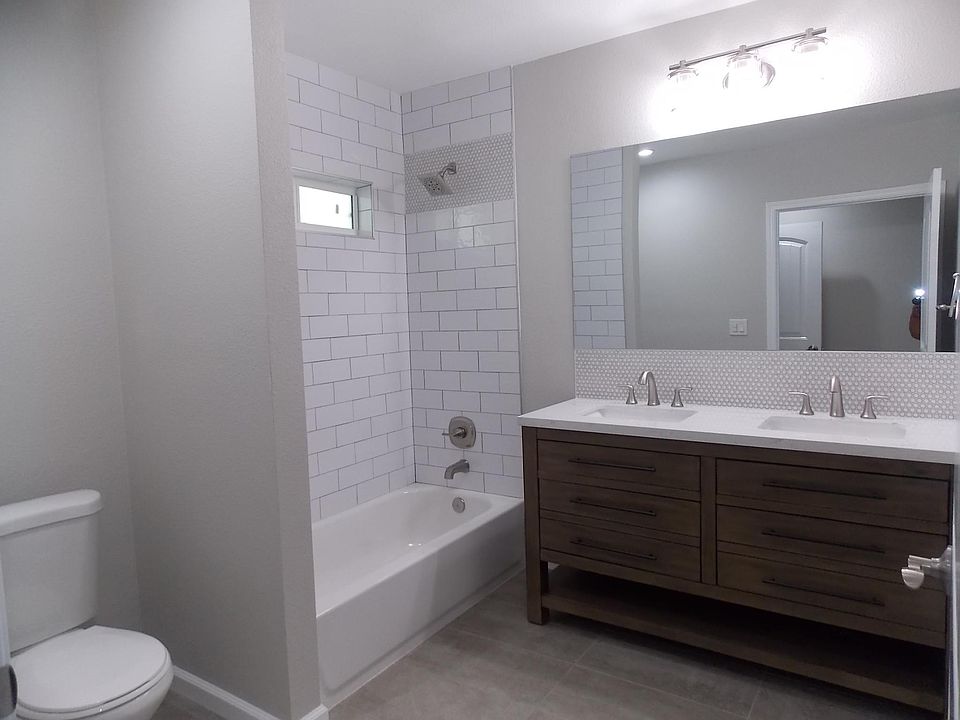 1st image of 3237 Fairmount Ave