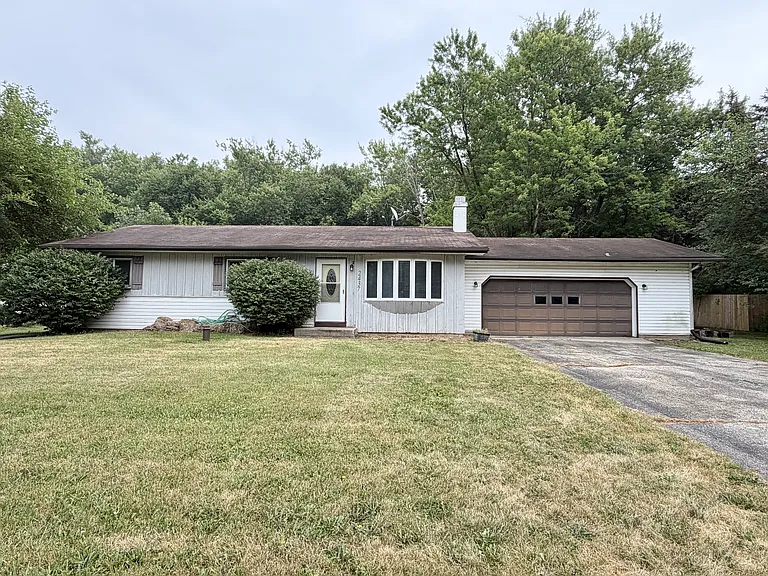 2437 S Country Ln — Photo 1