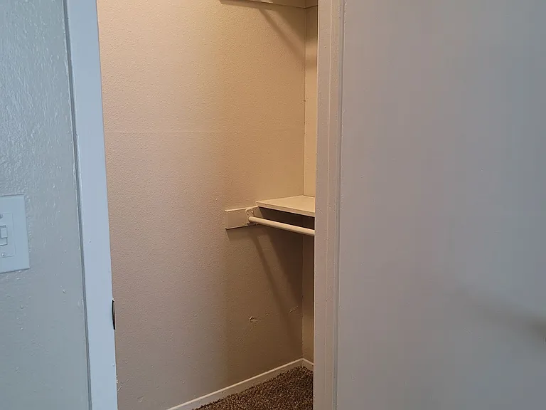Yukon Heights Apartments — Photo 85