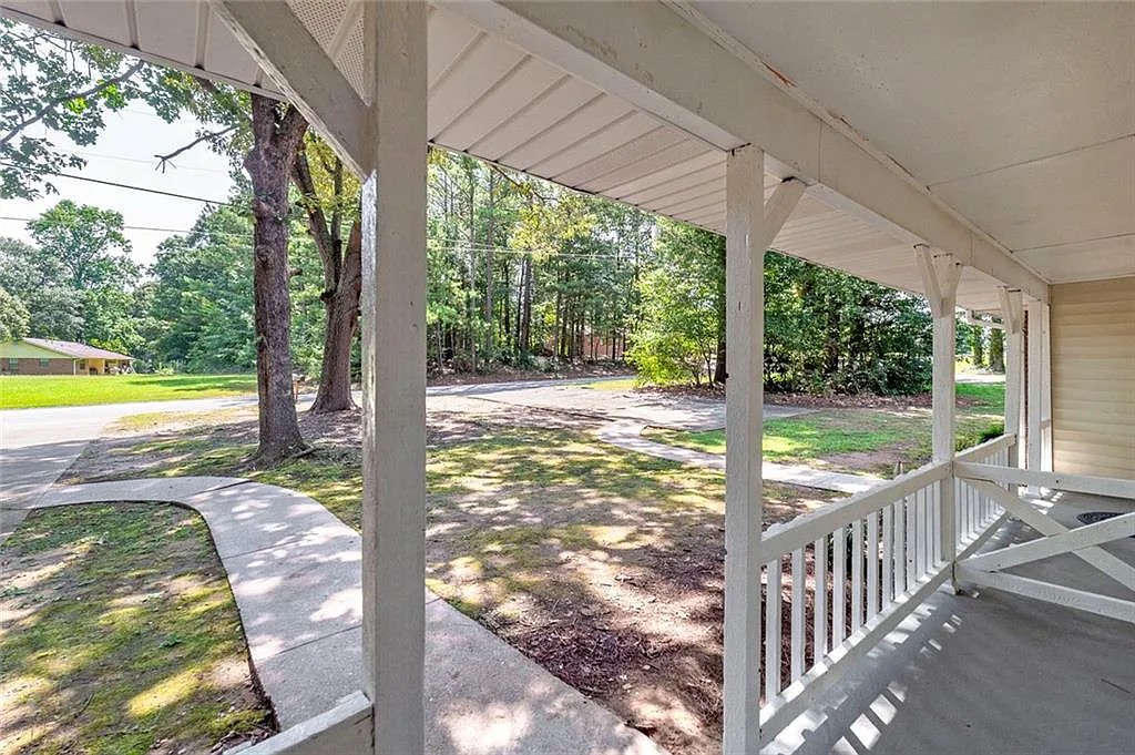 2 bed, 2.0 bath, 1203 sqft, $1,650 — Photo 2