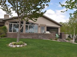 1336 Riverwood Dr, Bismarck, ND 58504
