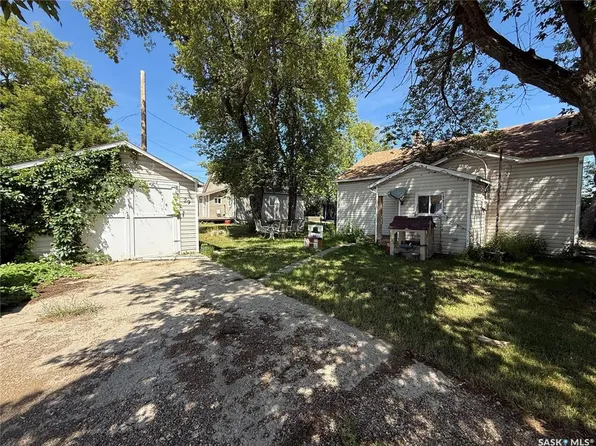 29 Carlton STREET, Redvers, SK S0C 2H0