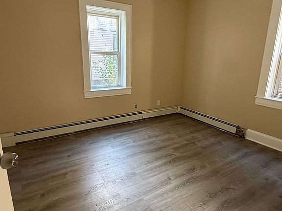 3rd image of 21 Rutledge Ave Floor 1