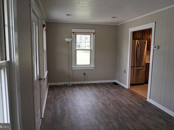 4th image of 613 Bankert Rd