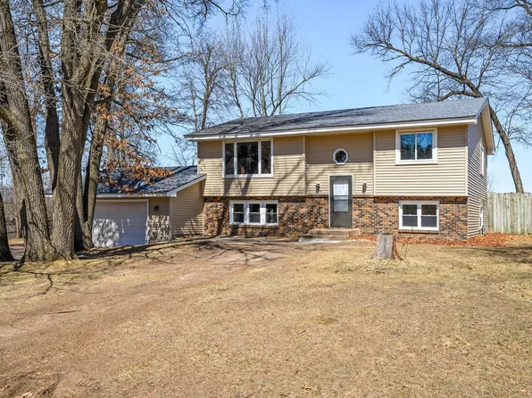 2271 336th Ave NE, Cambridge, MN 55008