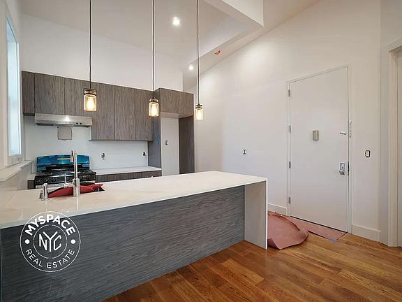 4th image of 38 Lawton St #3