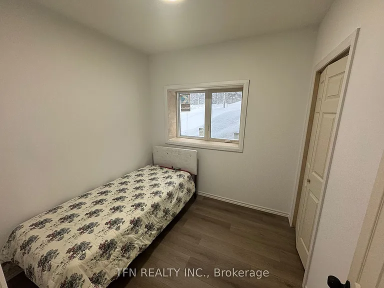 385 Gables Rd — Photo 12