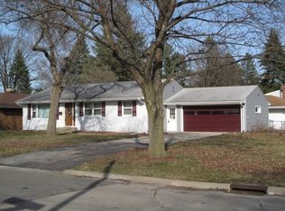 905 Brookfield Rd, Rockford, IL 61107