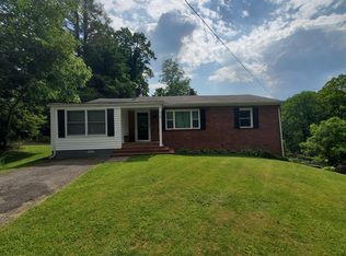 318 N Jones St, Marion, VA 24354