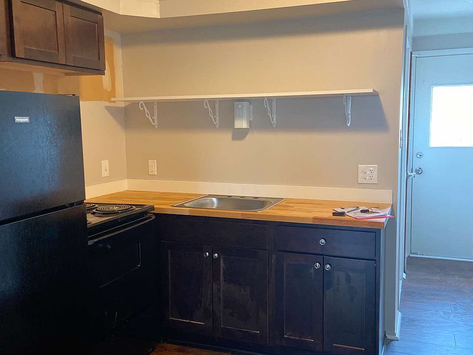 1st image of 2444 2nd St
