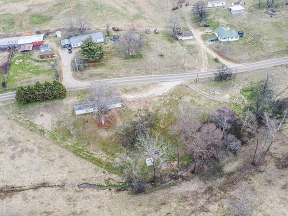 3rd image of 1946 Spoon Hollow Rd