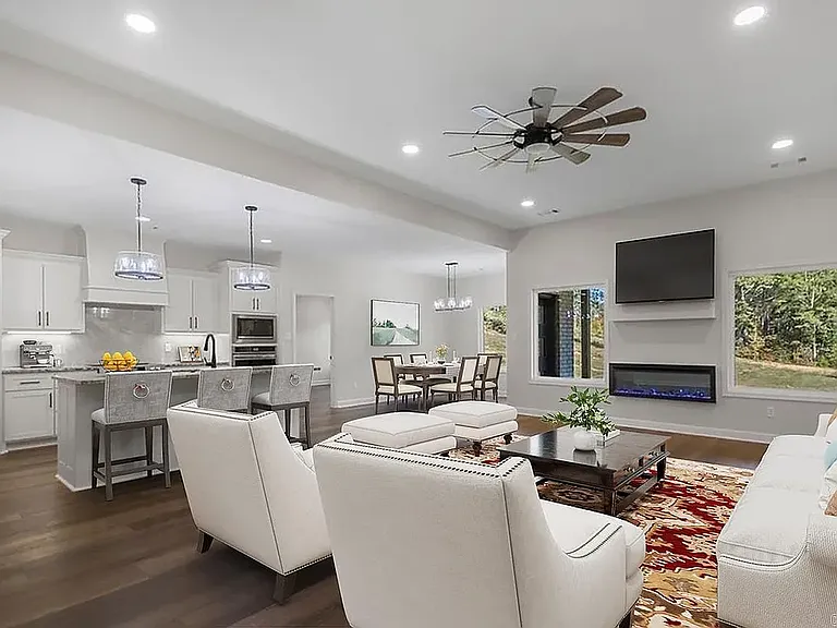 1000 Duke Dr — Photo 3