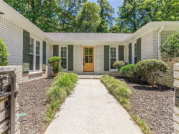 4th image of 4296 Huntington Cir