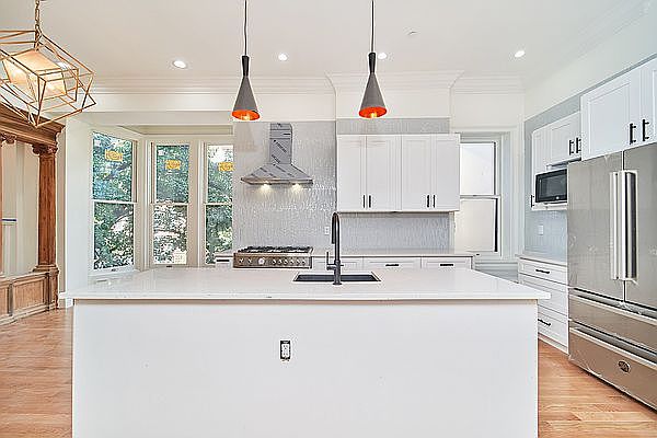 1st image of 1 Cambridge Pl #2-3