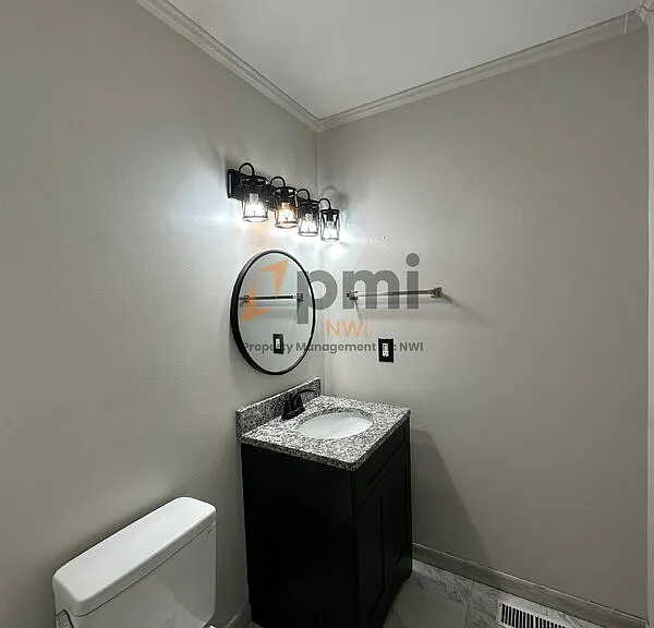 711 Wellington Dr — Photo 5