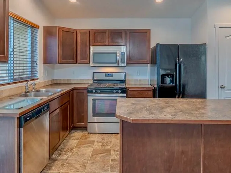 4662 W Tramore Dr — Photo 8