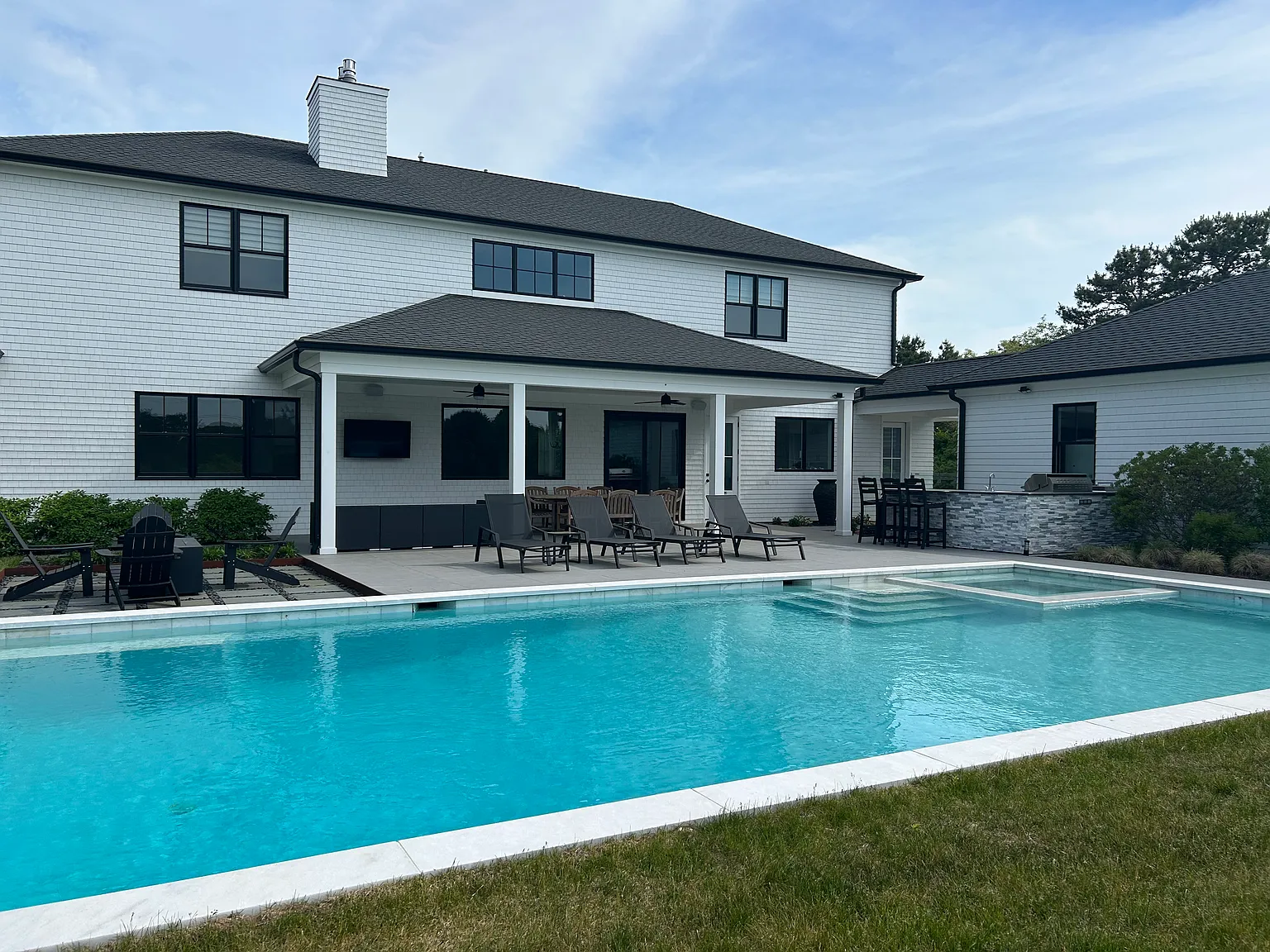 Immaculate House -Pool/Spa; Outdoor Kitchen; 3 car Garage — Photo 1