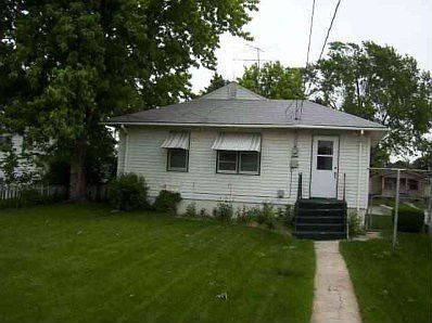2nd image of 1820 E 2nd St
