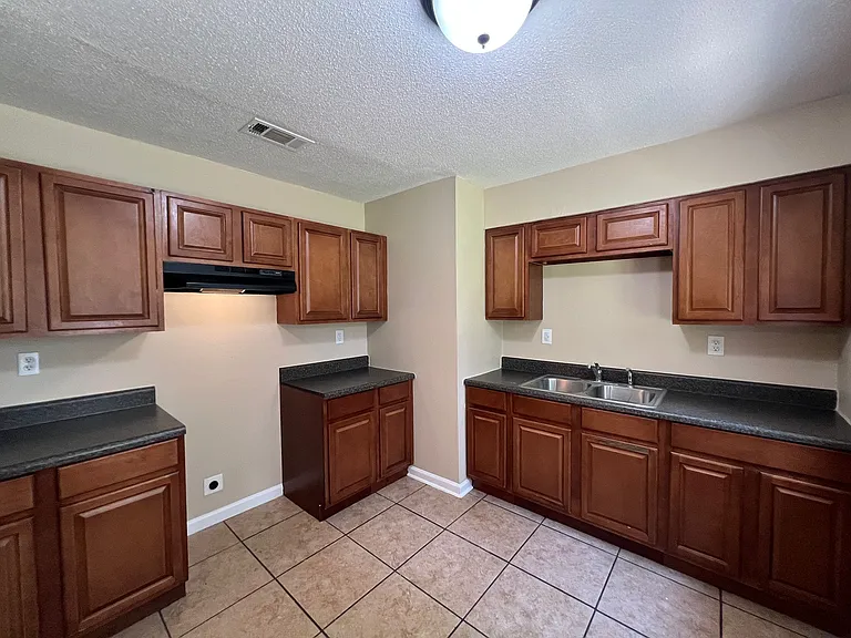 3775 Longmont Cv — Photo 3