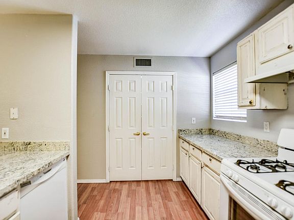 4th image of 1505 N Center St Unit 227