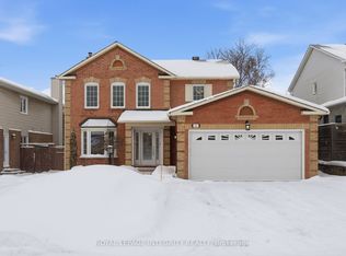 11 Rosethorn Way, Ottawa, ON K2M 1P9