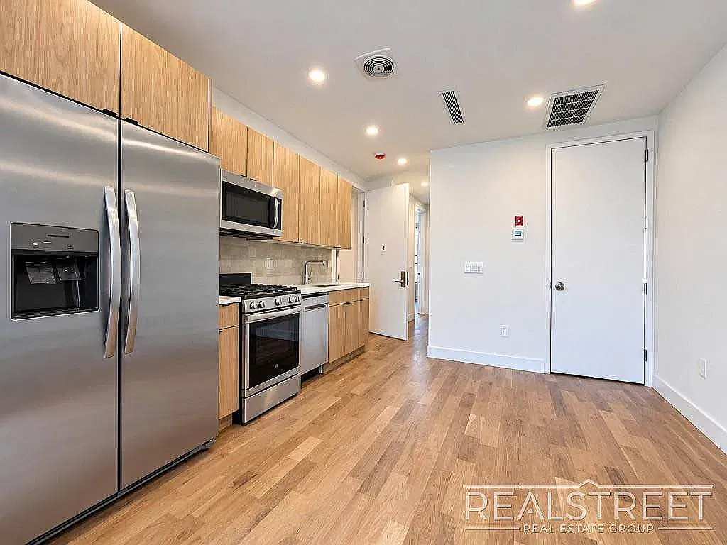 108 Rockaway Ave — Photo 3