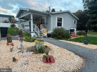 745 Primrose Ln, Ephrata, PA 17522
