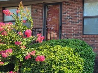 131 Villa Dr, Fayetteville, NC 28311