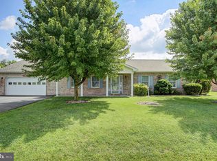 1206 S Pointe Dr, Hagerstown, MD 21740