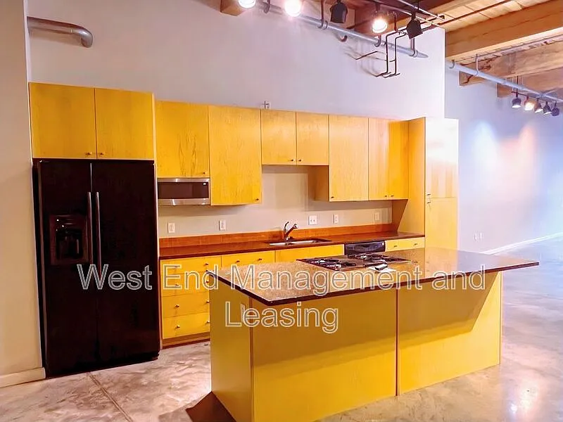 1 bed, 1.5 bath, $1,595 — Photo 2