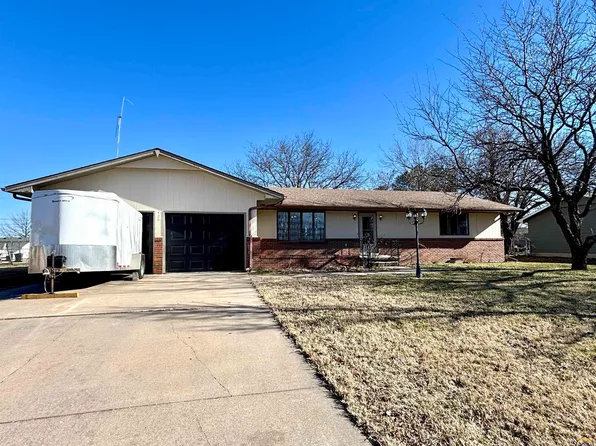 420 N Freeborn St, Marion, KS 66861