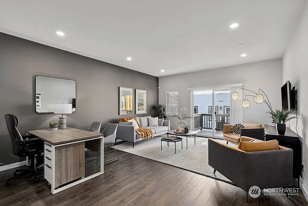 3 bed, 1573 sqft, $3,000 — Photo 2